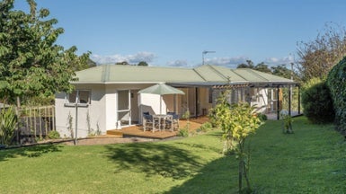 27 Alison Road, Surfdale, Waiheke Island - Carousel 1