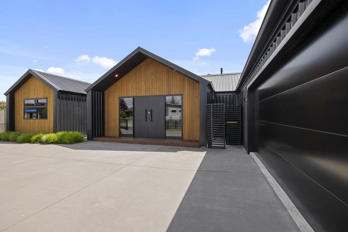 8A Aderman Place, Hurworth, New Plymouth - Carousel 2