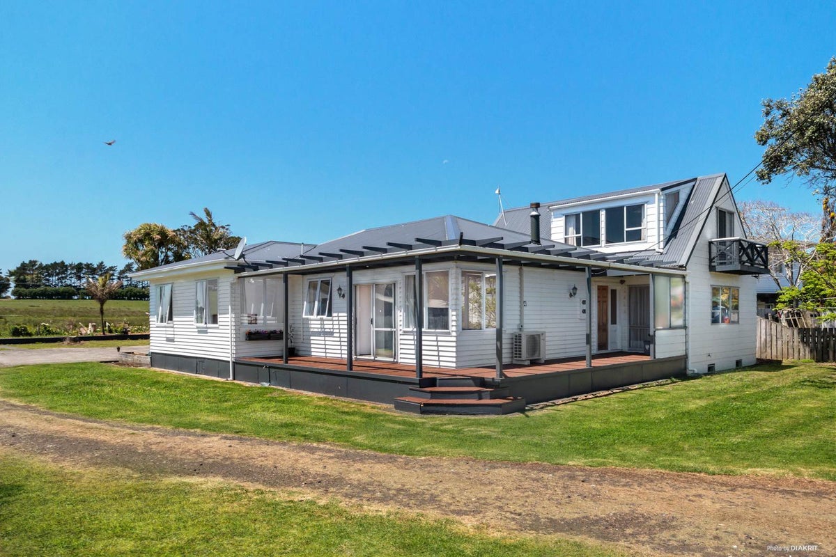 14 Ronald Avenue, Waiuku - Carousel 1