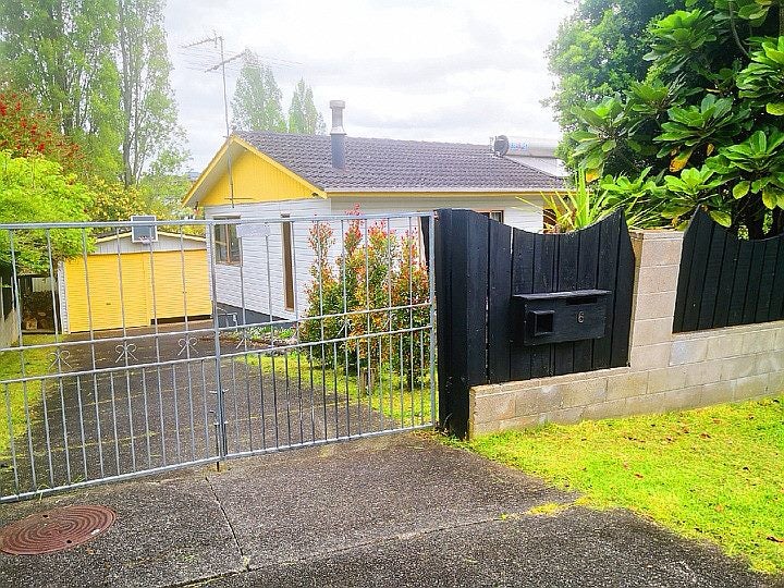 6 Capricorn Place, Browns Bay, Auckland - Carousel 2