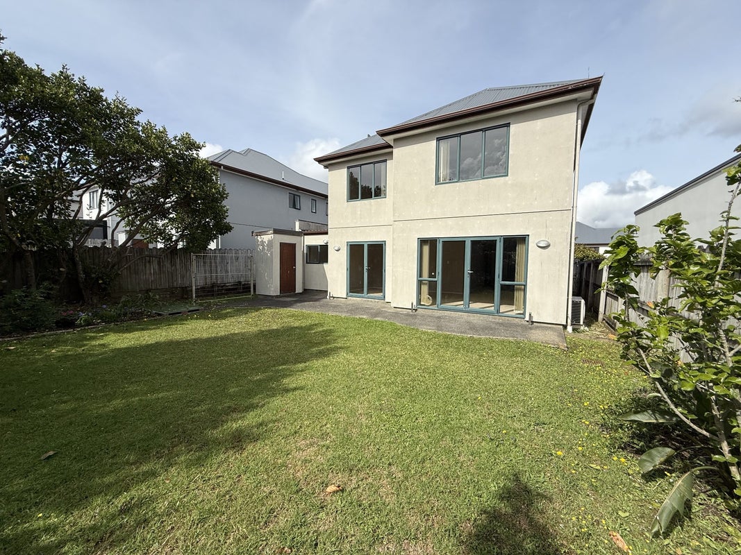 4 Vicente Place, Oteha, Auckland - Carousel 11