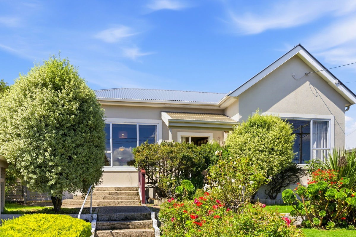 19 Beta Street, Belleknowes, Dunedin - Carousel 2