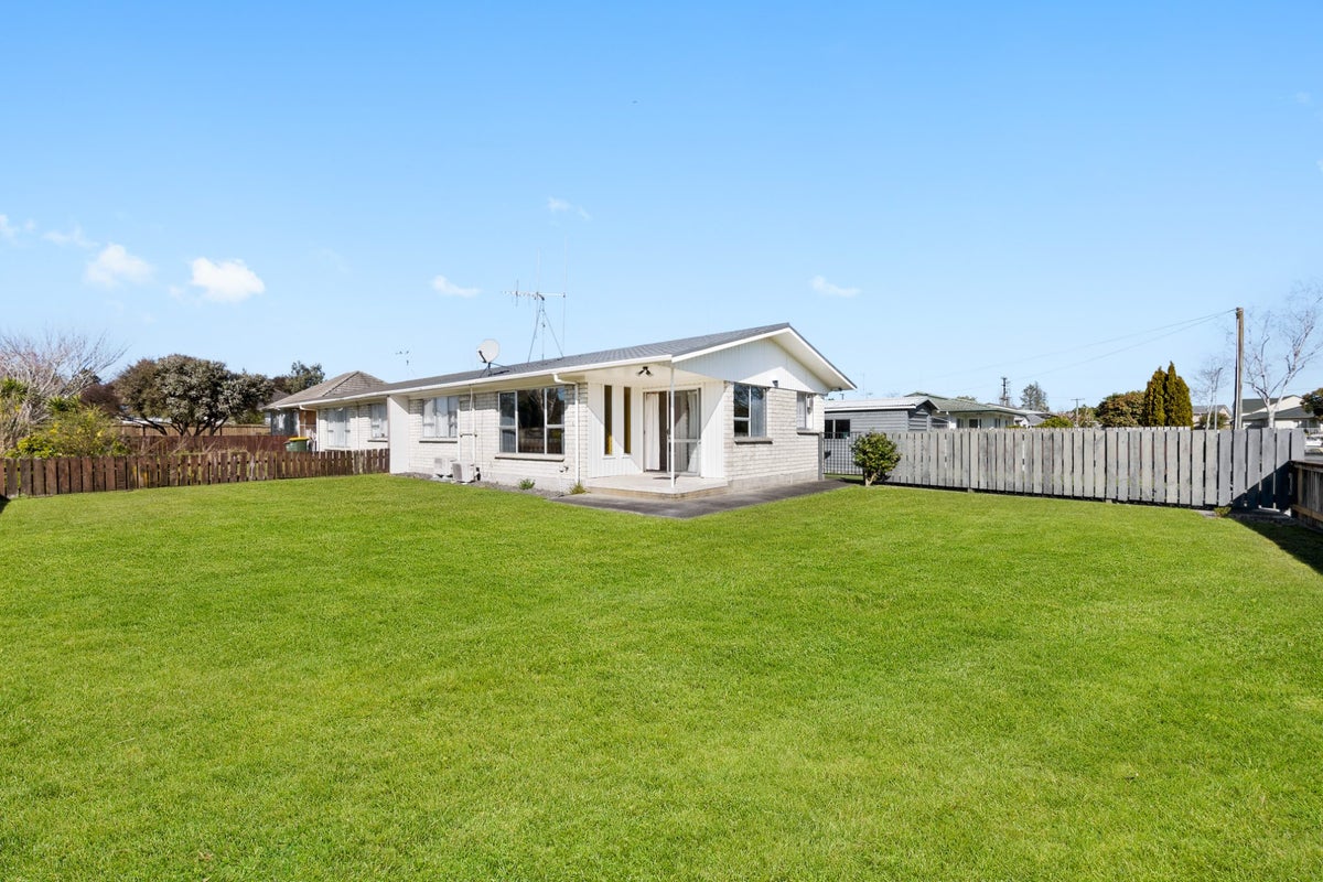 6 Montgomery Crescent, Bader, Hamilton - Carousel 1