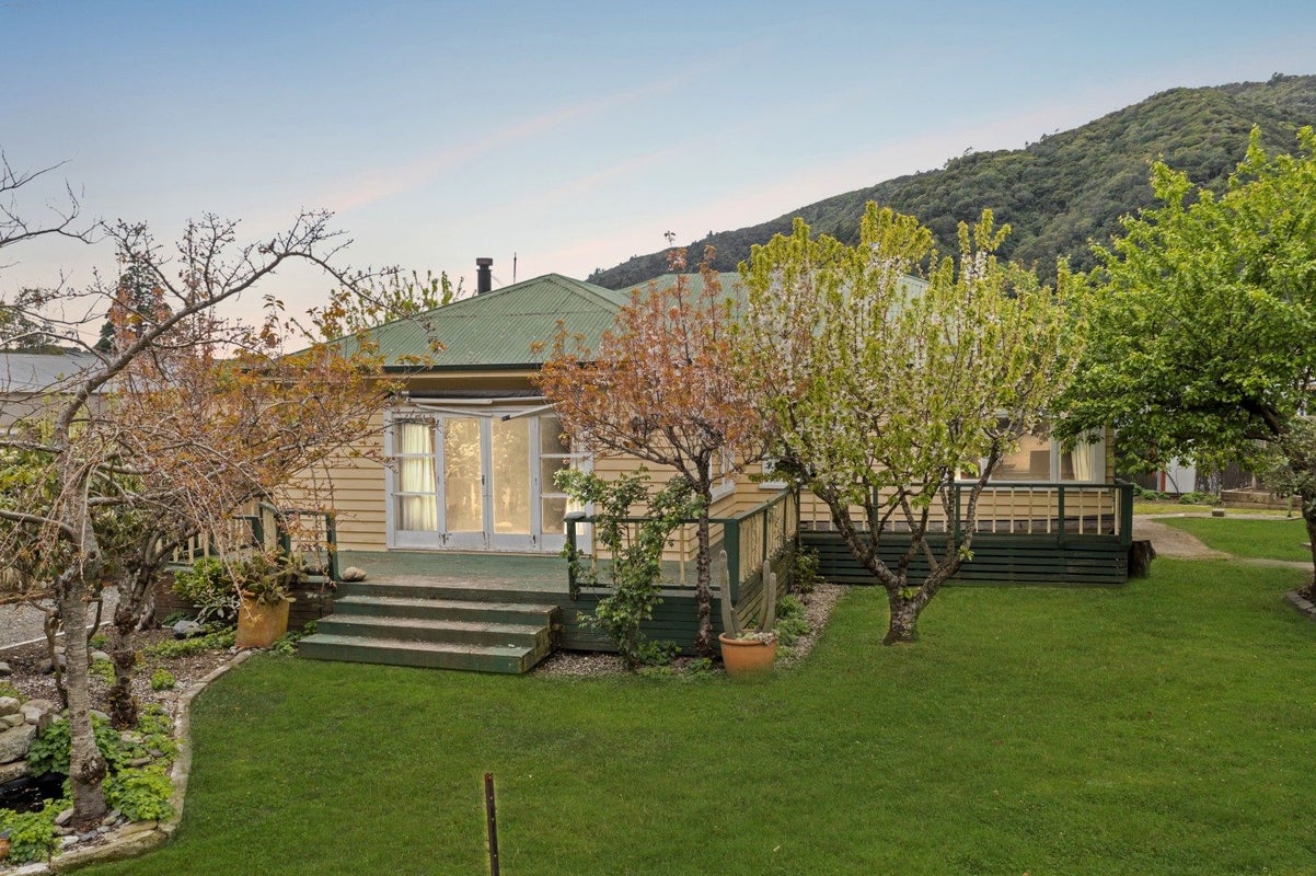 36 Durham Street, Picton - Carousel 2