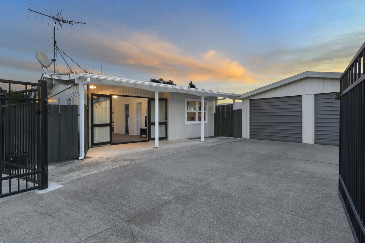 8A Wayne Place, Judea, Tauranga - Carousel 1