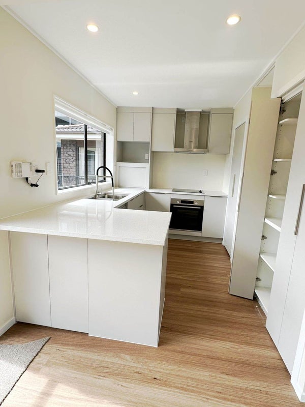 2 Nolan Road, Greenlane, Auckland - Carousel 2