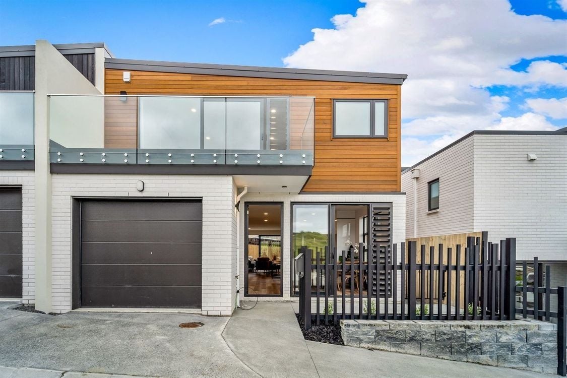 5 Milenio Crescent, Windsor Park, Auckland - Carousel 1