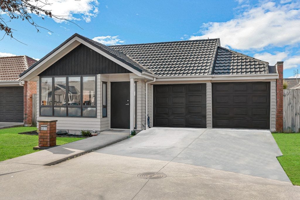 21 Tarapiroe Avenue, Takanini, Auckland - Carousel 1