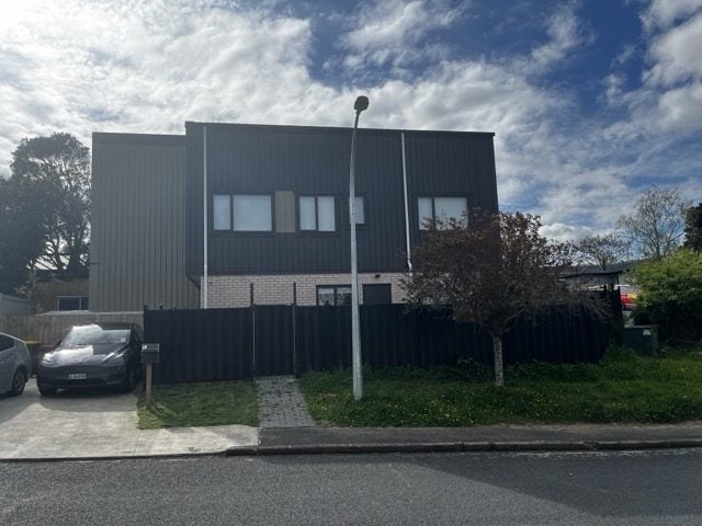 1/21 Newham Place, Henderson, Auckland - Carousel 22
