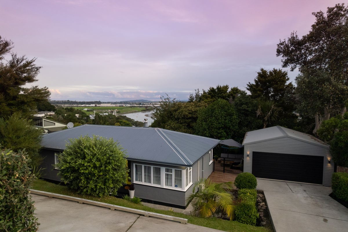 7 Punga Grove Avenue, Riverside, Whangarei - Carousel 1