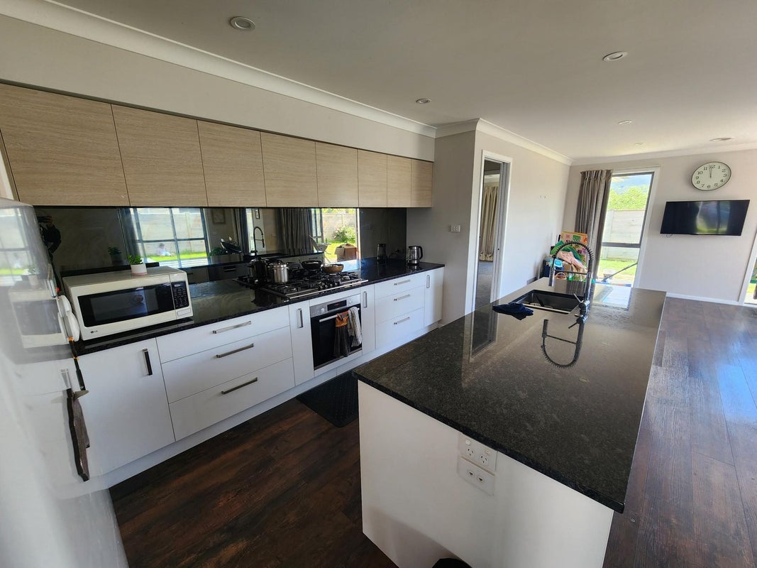 14 Filmer Crescent, Wallaceville, Upper Hutt - Carousel 2