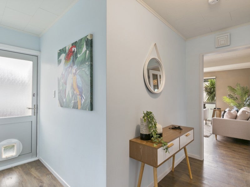 1A Kingsbridge Place, Newlands, Wellington - Carousel 2
