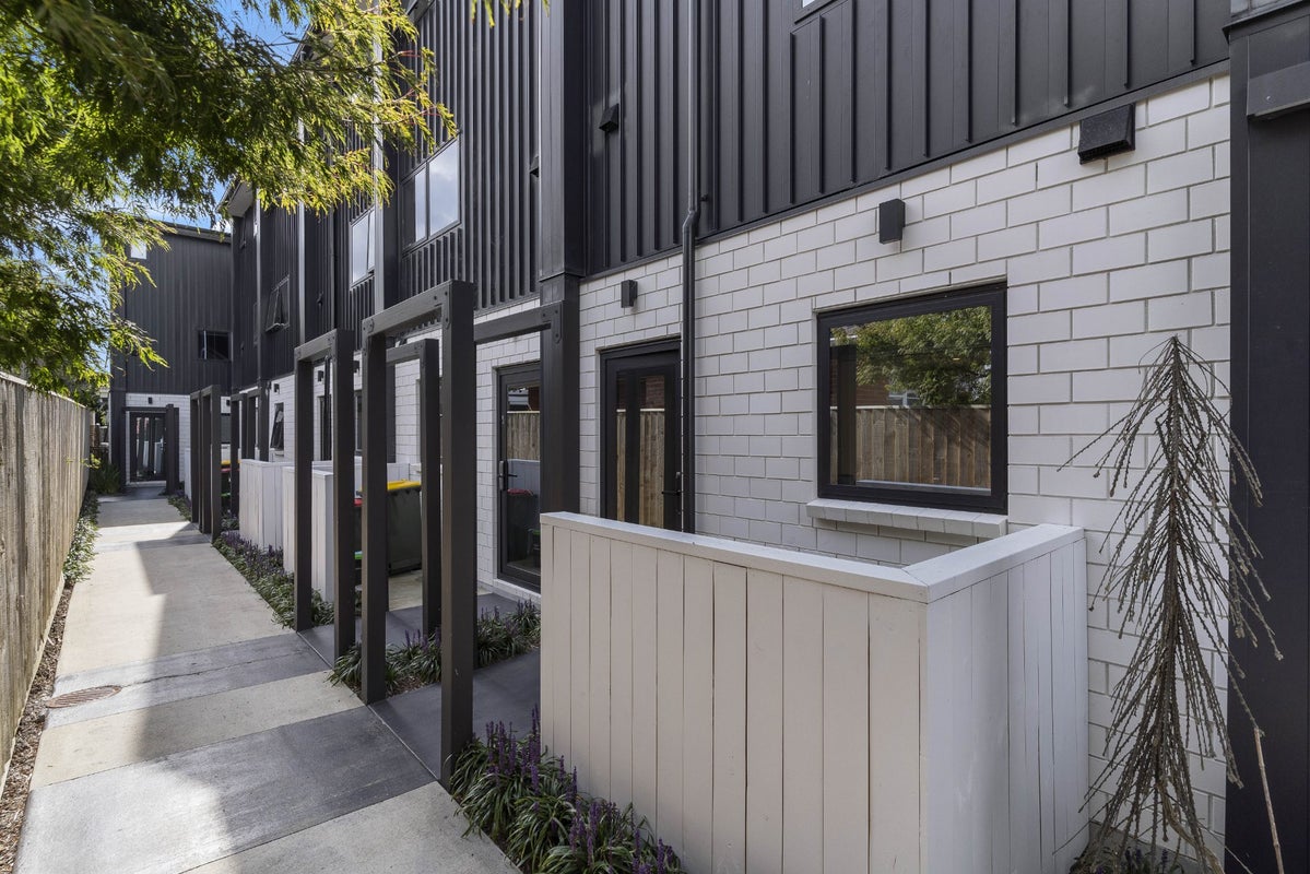 4/59 Neil Avenue, Te Atatu Peninsula, Auckland - Carousel 2