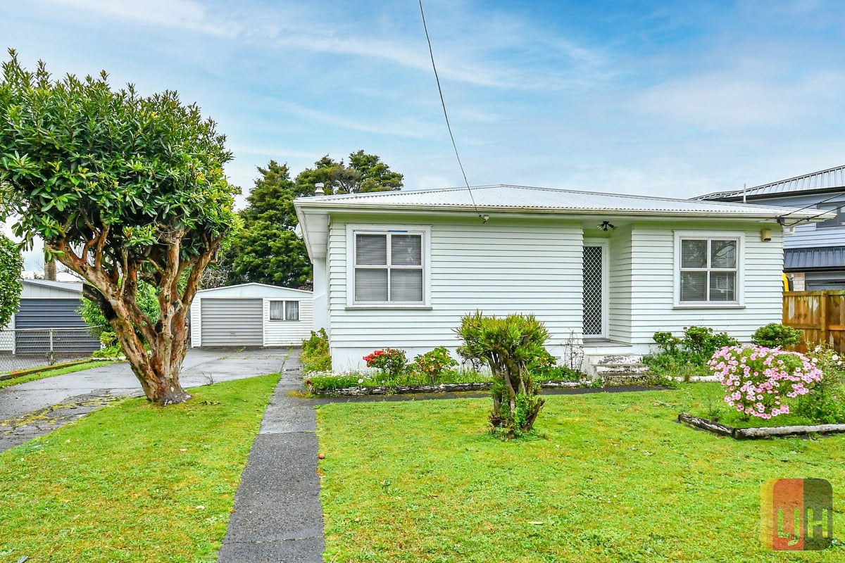 35 McKean Avenue, Manurewa, Auckland - Carousel 1