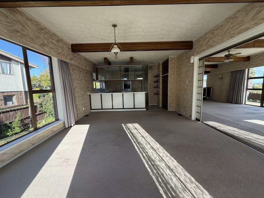 73 Redoubt Road, Goodwood Heights, Auckland - Carousel 2