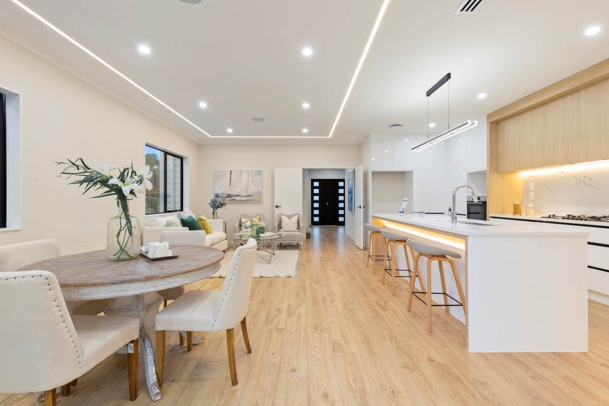 38 Tannaghmore Drive, Flat Bush, Auckland - Carousel 2
