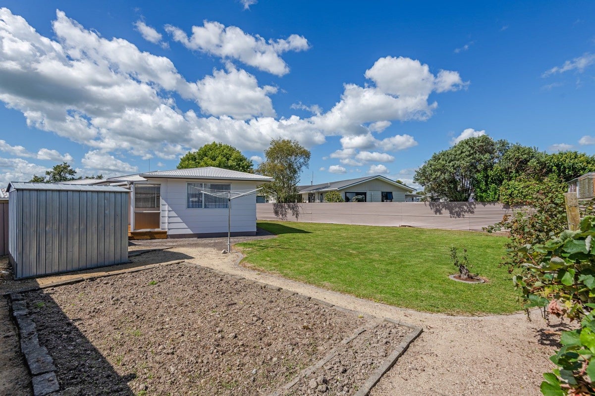 20 Dunk Place, Milson, Palmerston North - Carousel 18