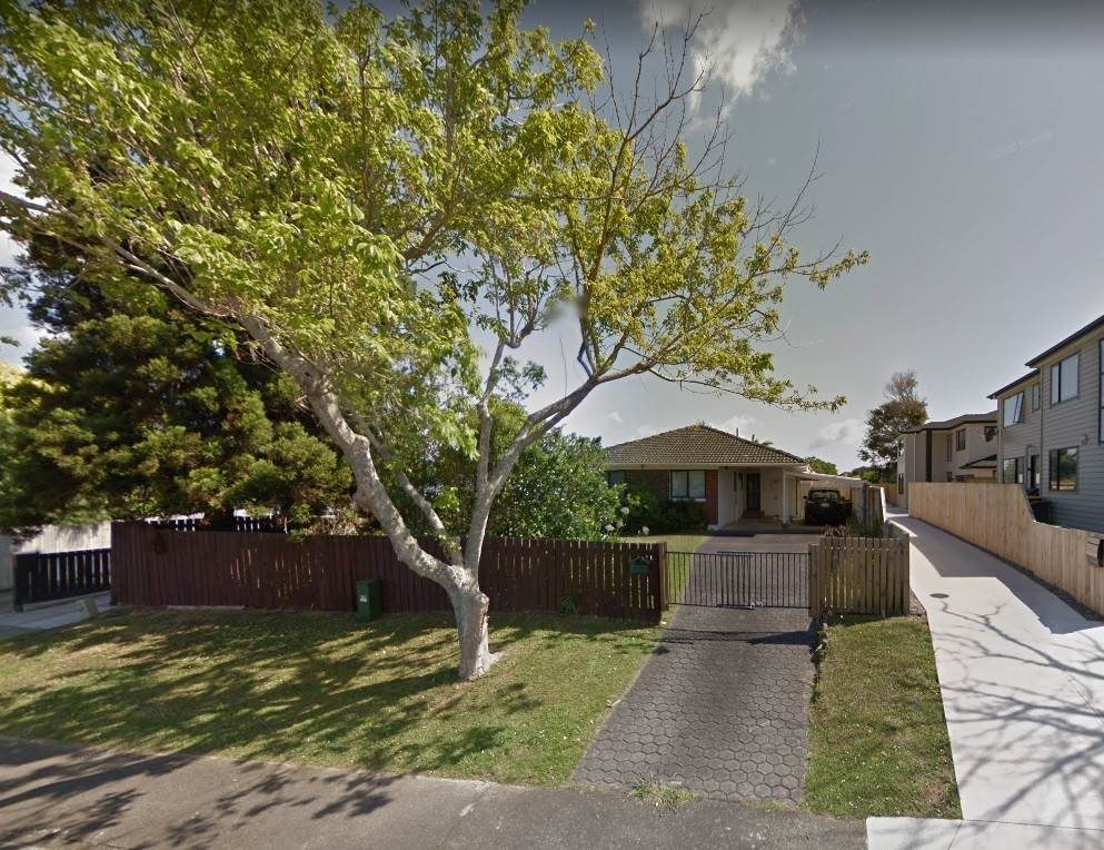 41 Rodney Street, Howick, Auckland - Carousel 1