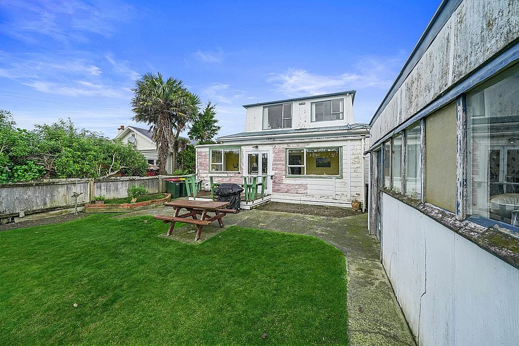16 Bristol Square, Hutt Central, Lower Hutt - Carousel 18