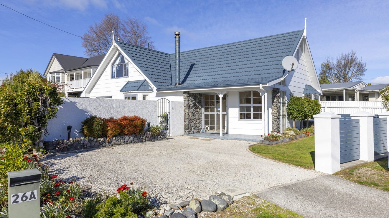 26 Aubrey Crescent, Rainbow Point, Taupo - Carousel 1
