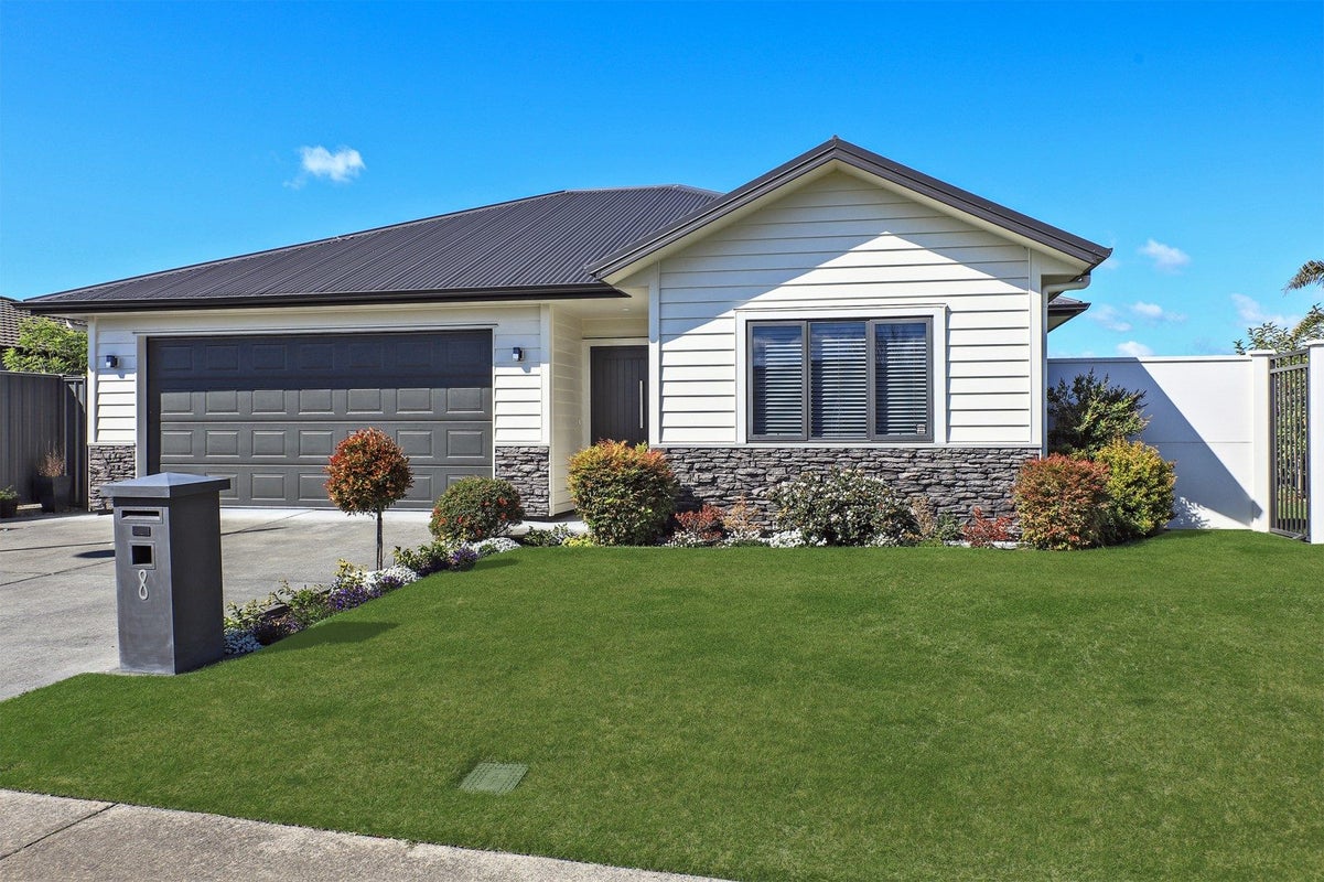 8 Waitaki Way, Poraiti, Napier - Carousel 1