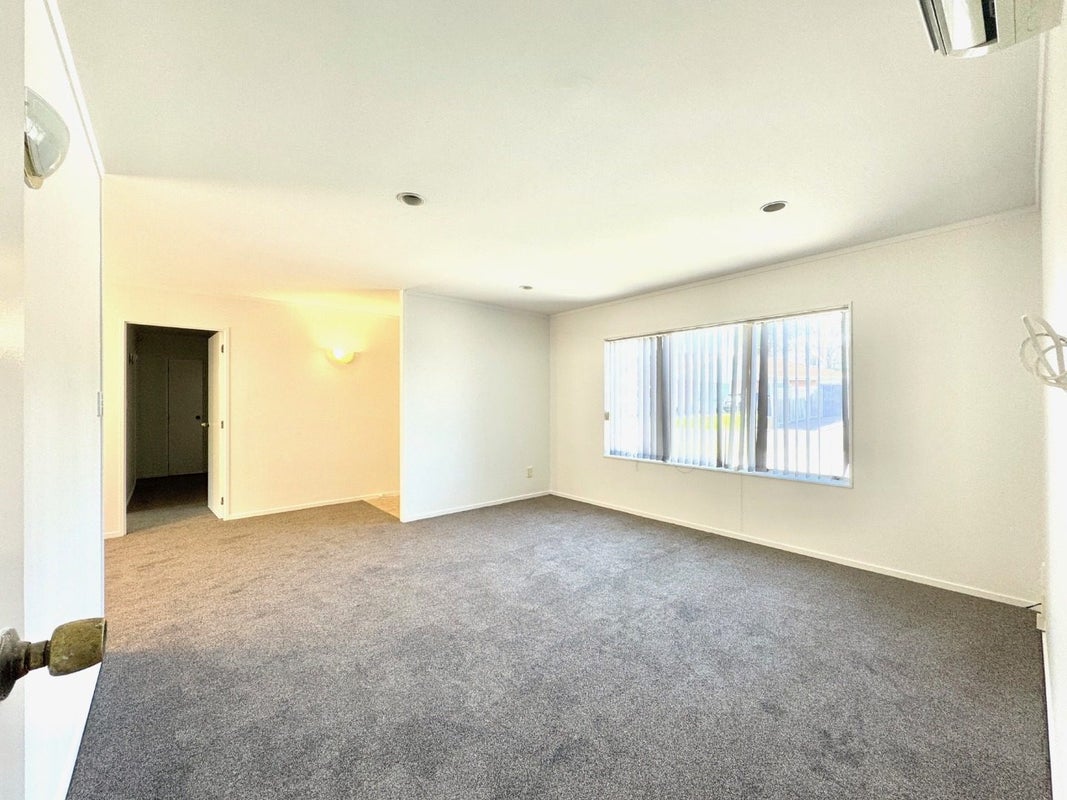 17 Horlicks Place, Randwick Park, Auckland - Carousel 2