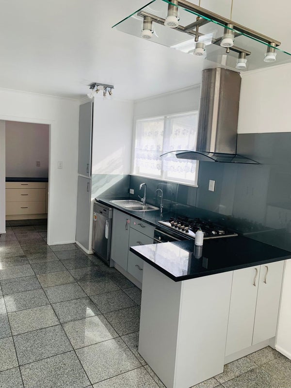 25 Tomo Street, New Lynn, Auckland - Carousel 2
