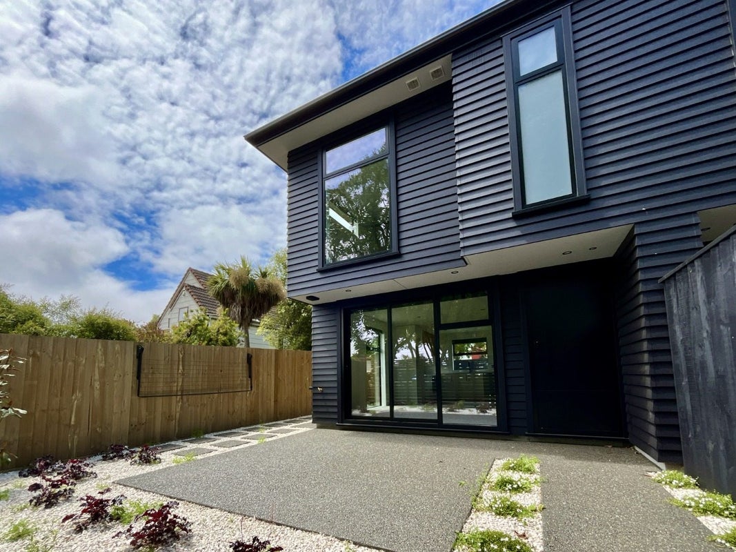 2/234 Wilsons Road, Waltham, Christchurch - Carousel 1