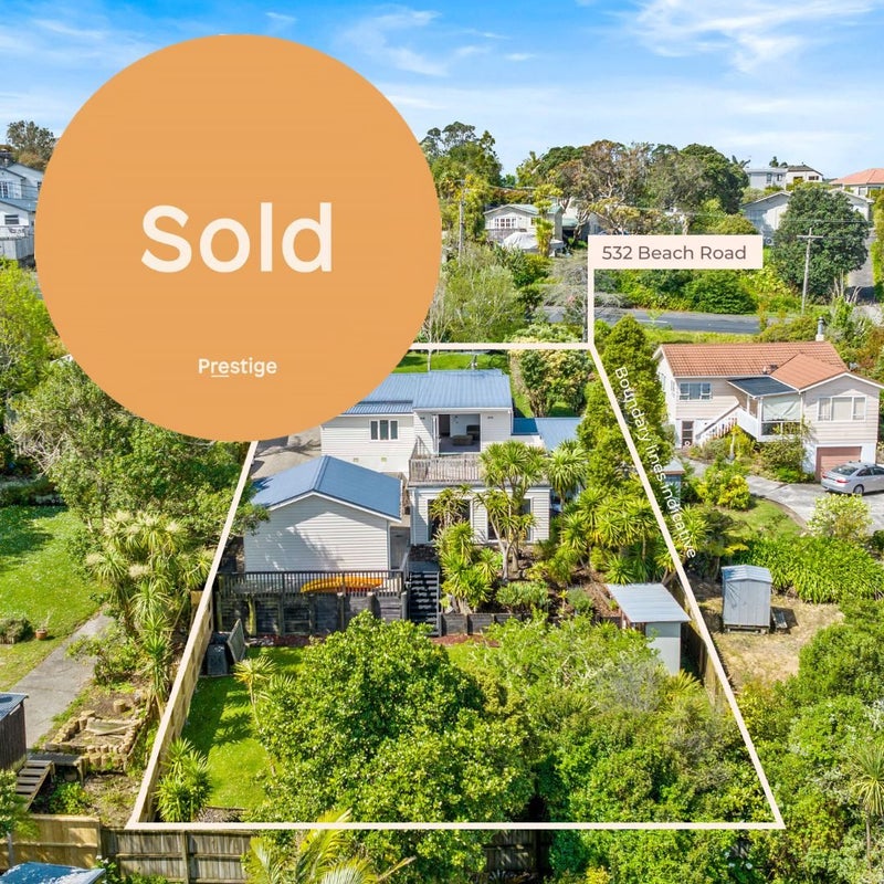 532 Beach Road, Murrays Bay, Auckland - Carousel 1