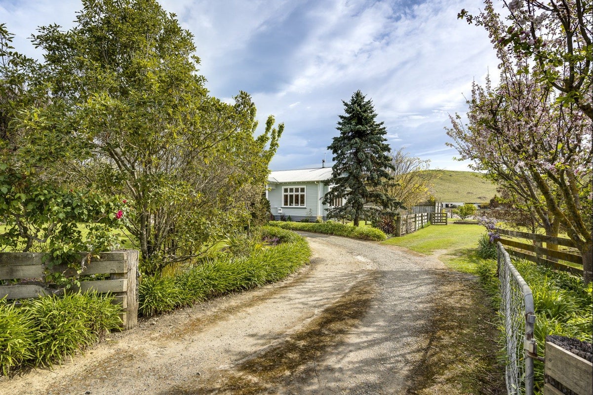137 Swamp Road, Fernhill, Napier - Carousel 2