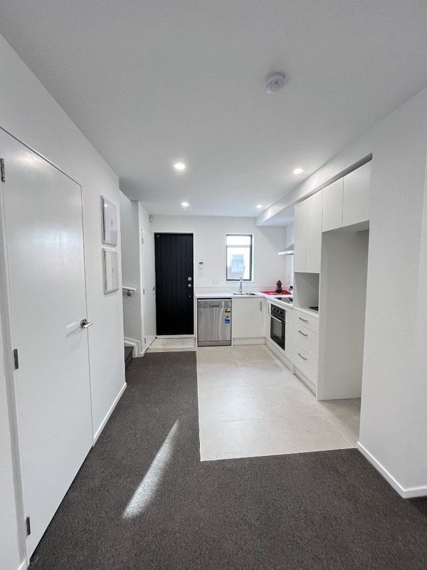 9 Raupeti Lane, Henderson, Auckland - Carousel 2
