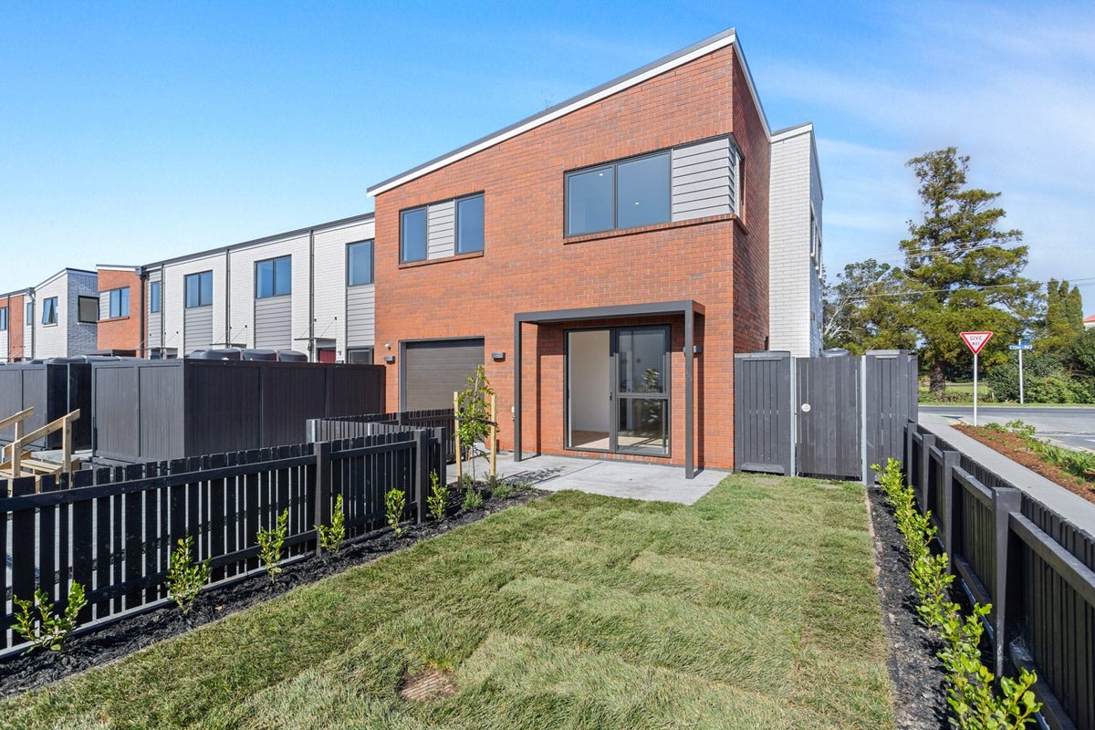 42 Clark Road, Hobsonville, Auckland - Carousel 2