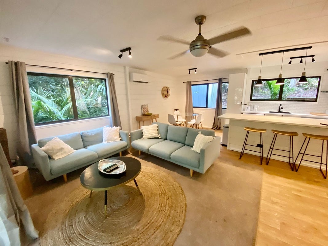 29 Hobson Terrace, Onetangi, Waiheke Island - Carousel 2