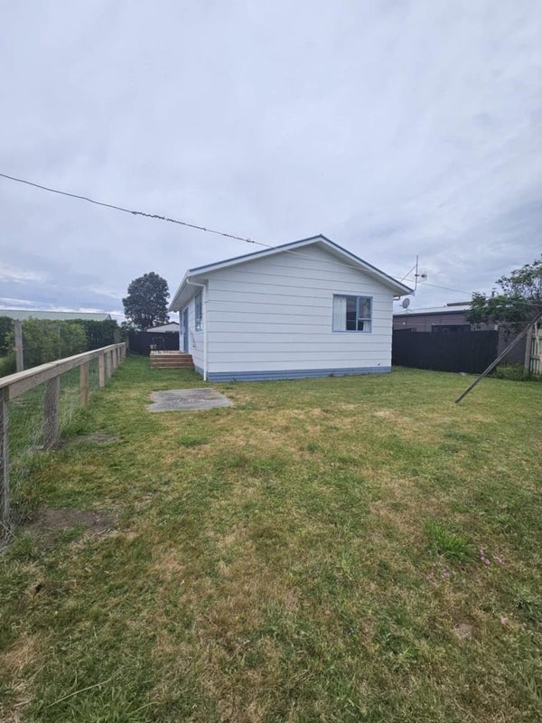42 Rutherford Drive, Waikanae Beach, Waikanae - Carousel 2