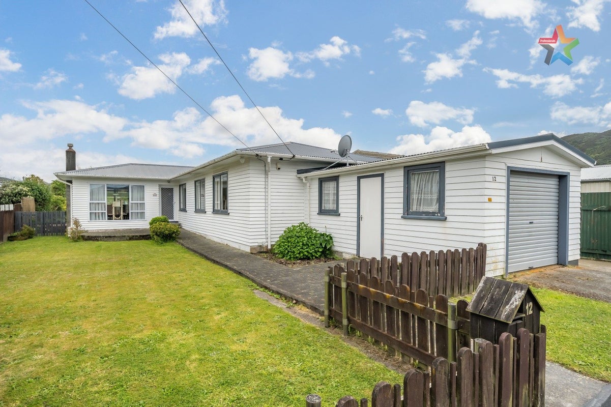 12 Hunt Street, Wainuiomata, Lower Hutt - Carousel 24