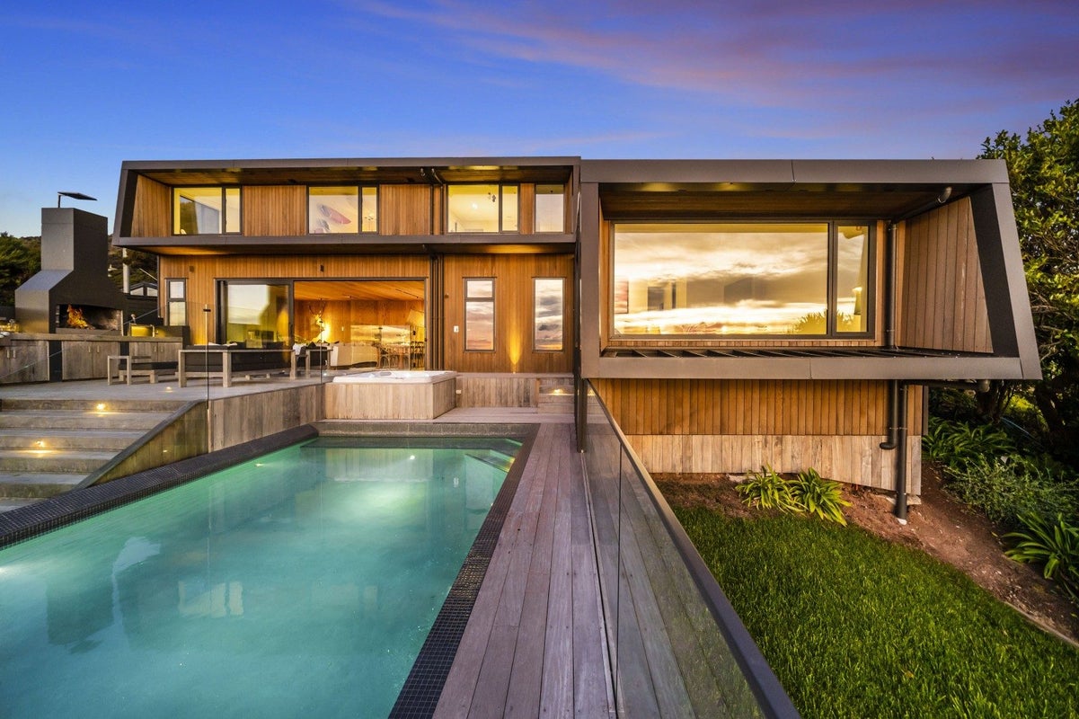 81/81 Piha Road, Piha, Auckland - Carousel 1