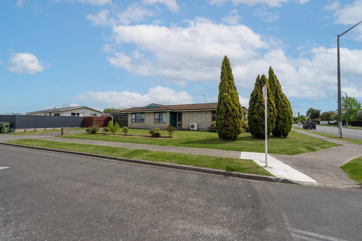 2 Freyberg Avenue, Tamatea, Napier - Carousel 12