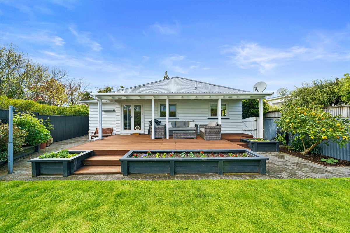 14 Myrtle Street, Hutt Central, Lower Hutt - Carousel 28