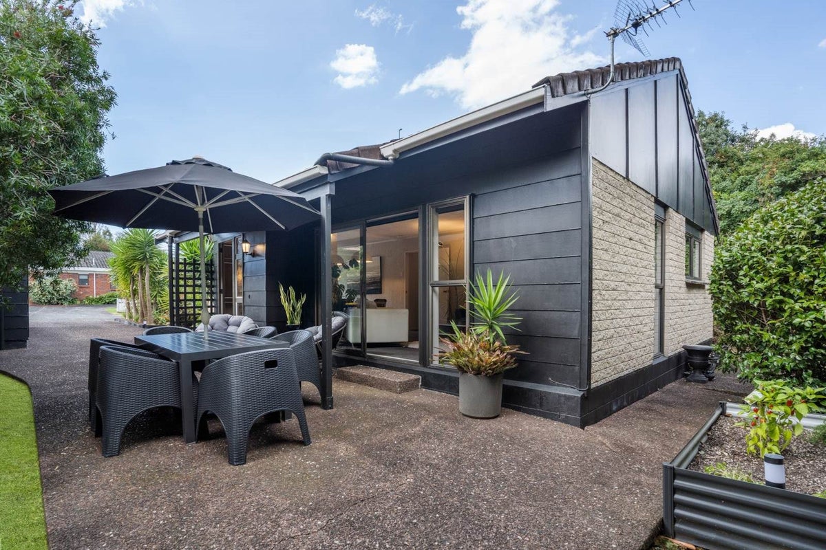1/23 KARAKA ST, New Lynn, Auckland - Carousel 2