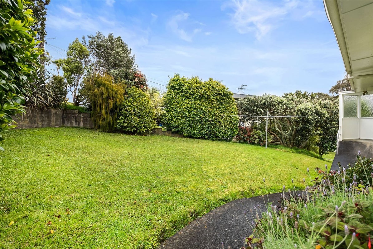 20 Chivalry Road, Glenfield, Auckland - Carousel 15