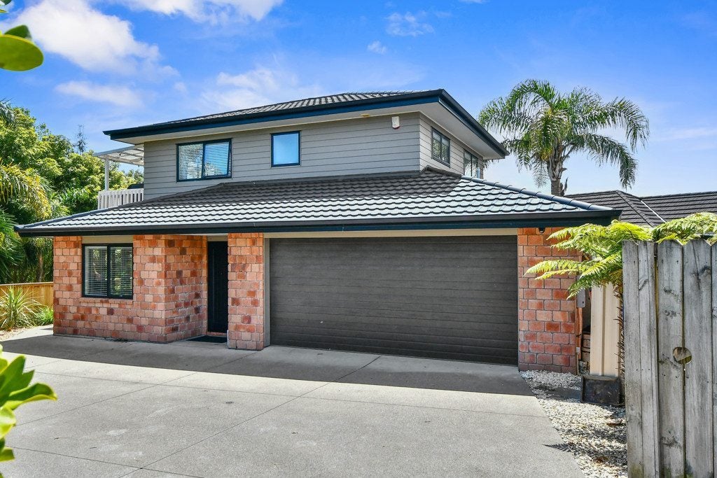 11A Logan Place, Waiuku, Waiuku - Carousel 1