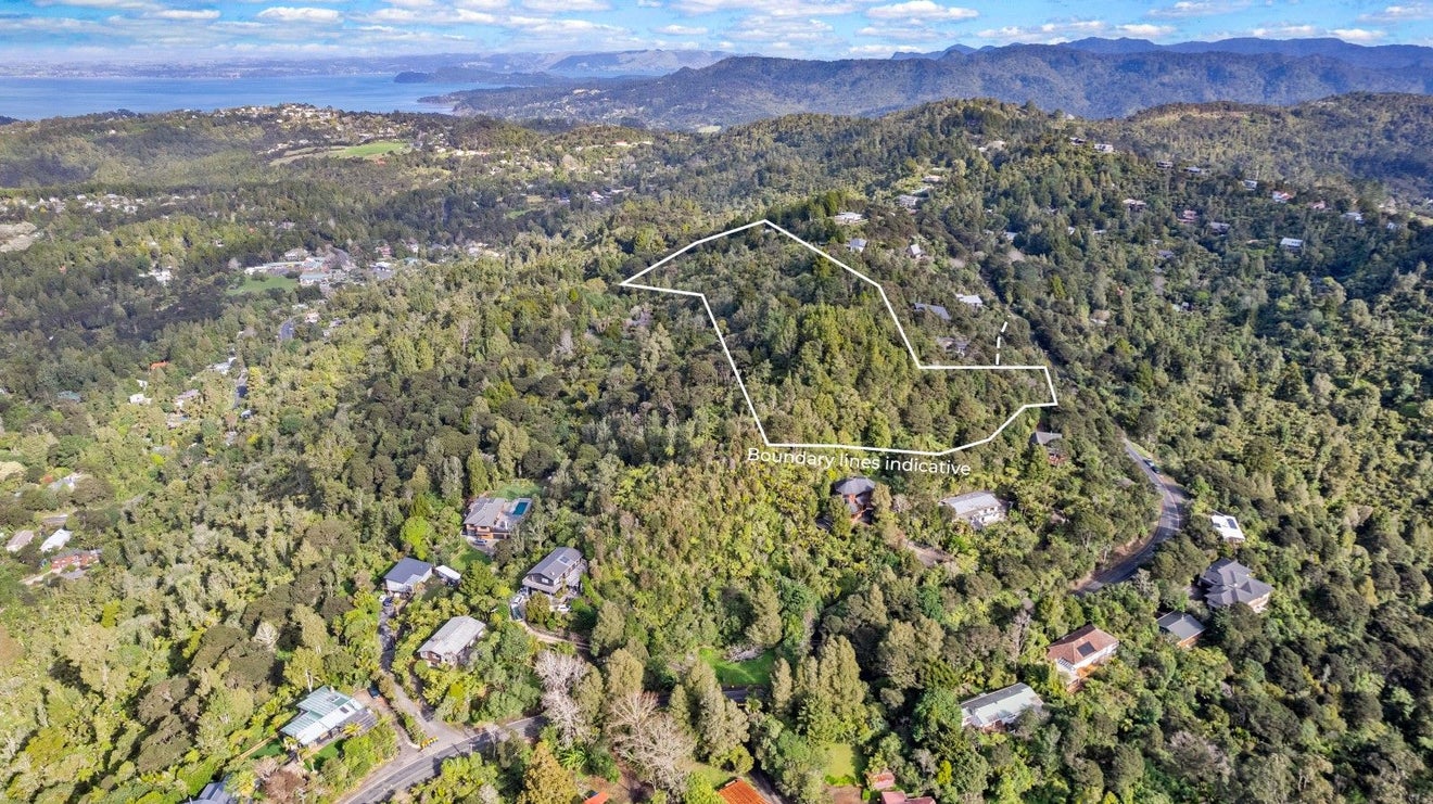 176 Scenic Drive, Titirangi, Auckland - Carousel 2