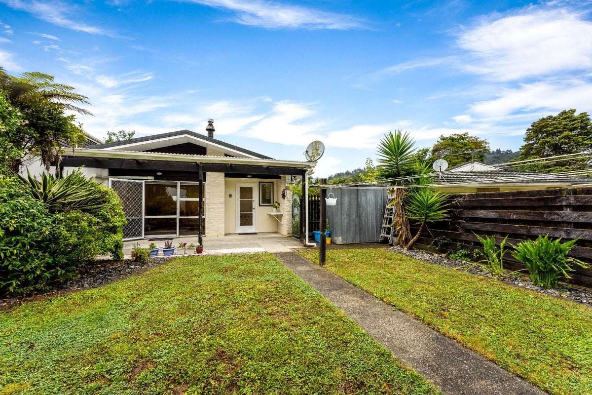 9 Hair Street, Wainuiomata, Lower Hutt - Carousel 9