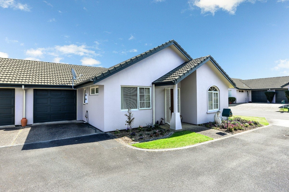 17/16 Rototuna Road, Flagstaff, Hamilton - Carousel 1