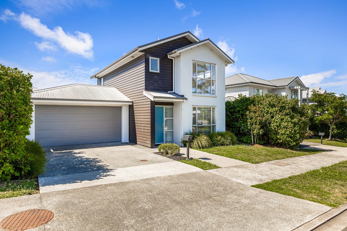 27 Mettam Drive, Swanson, Auckland - Carousel 1