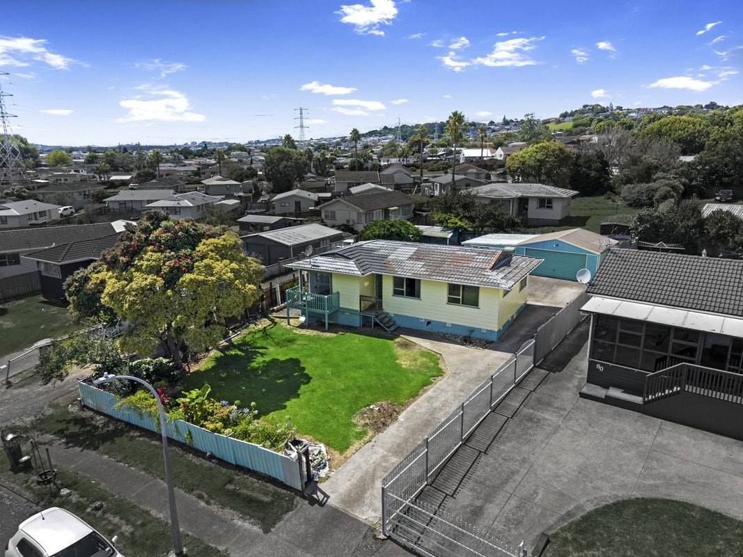 78 Zelda Avenue, Clover Park, Auckland - Carousel 1