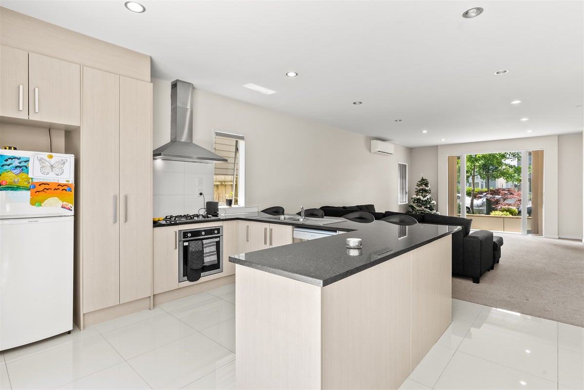 24 Hakawai Avenue, Takanini, Auckland - Carousel 1