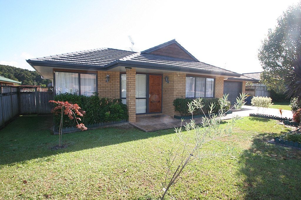 8 Darimouth Place, Albany, Auckland - Carousel 2