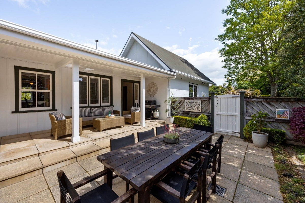 570 Grey Street, Hamilton East, Hamilton - Carousel 2