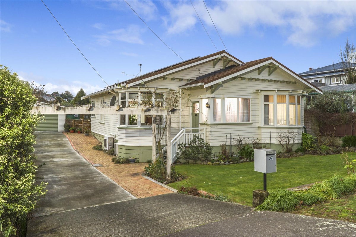 37 Franklyn Street, Nelson South, Nelson - Carousel 1